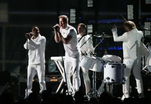 Imagine Dragons and Kendrick Lamar perform during the 56th Annual Grammy Awards at Staples Center in Los Angeles on Sunday, Jan. 26, 2014. (Robert Gauthier/Los Angeles Times/MCT)