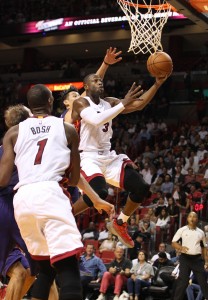The Miami Heat's Dwyane Wade goes to the basket in the fourth quarter against the Charlotte Hornets on Wednesday, Oct. 28, 2015, at AmericanAirlines Arena in Miami. The Heat won, 104-94. (Hector Gabino/El Nuevo Herald/TNS)